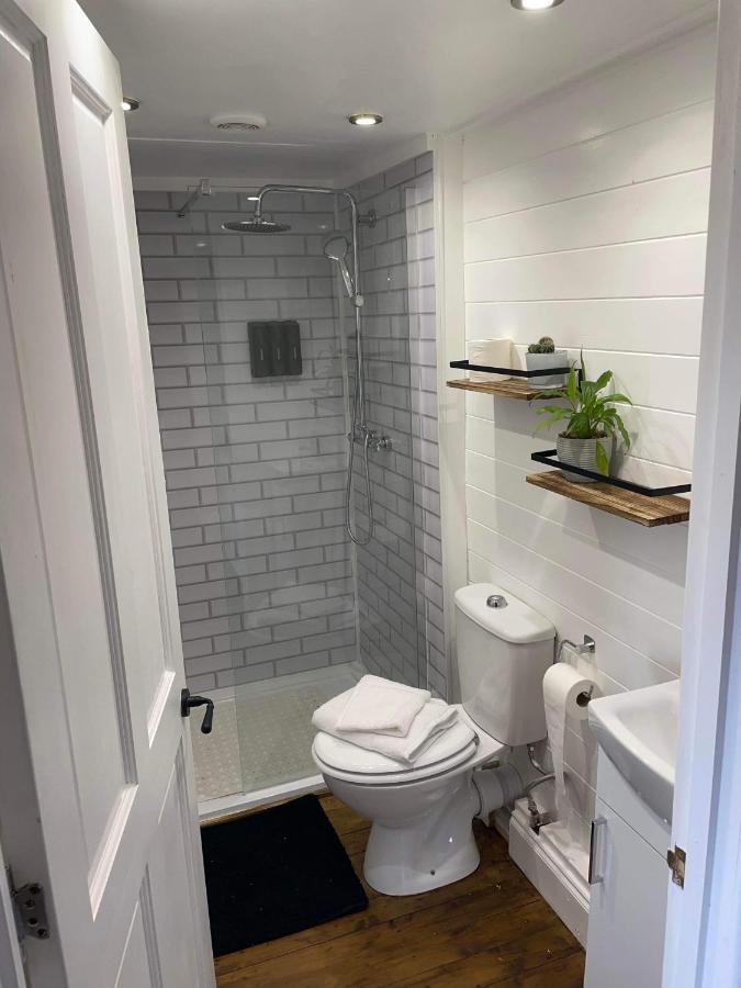 Cosy Cabin In Annie'S Meadow West Meon Bagian luar foto