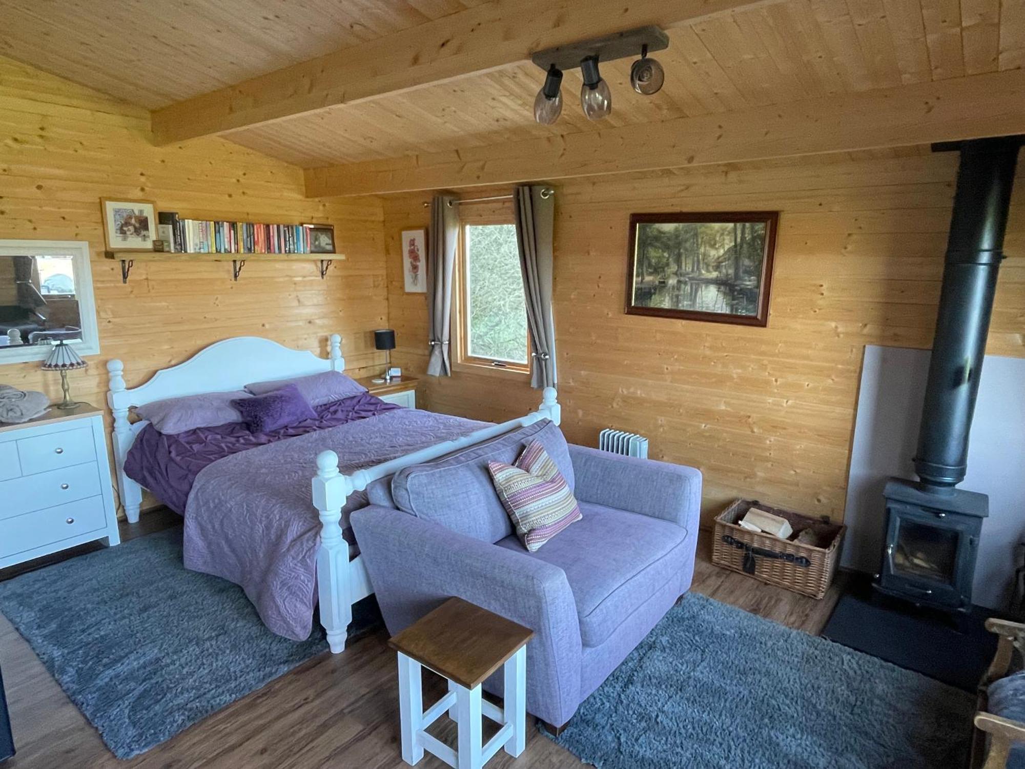 Cosy Cabin In Annie'S Meadow West Meon Bagian luar foto