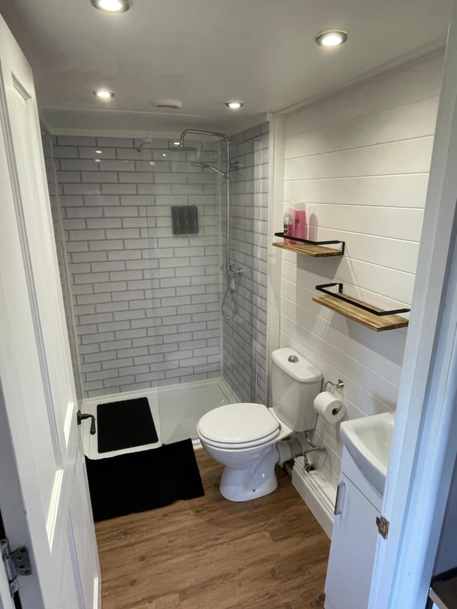 Cosy Cabin In Annie'S Meadow West Meon Bagian luar foto