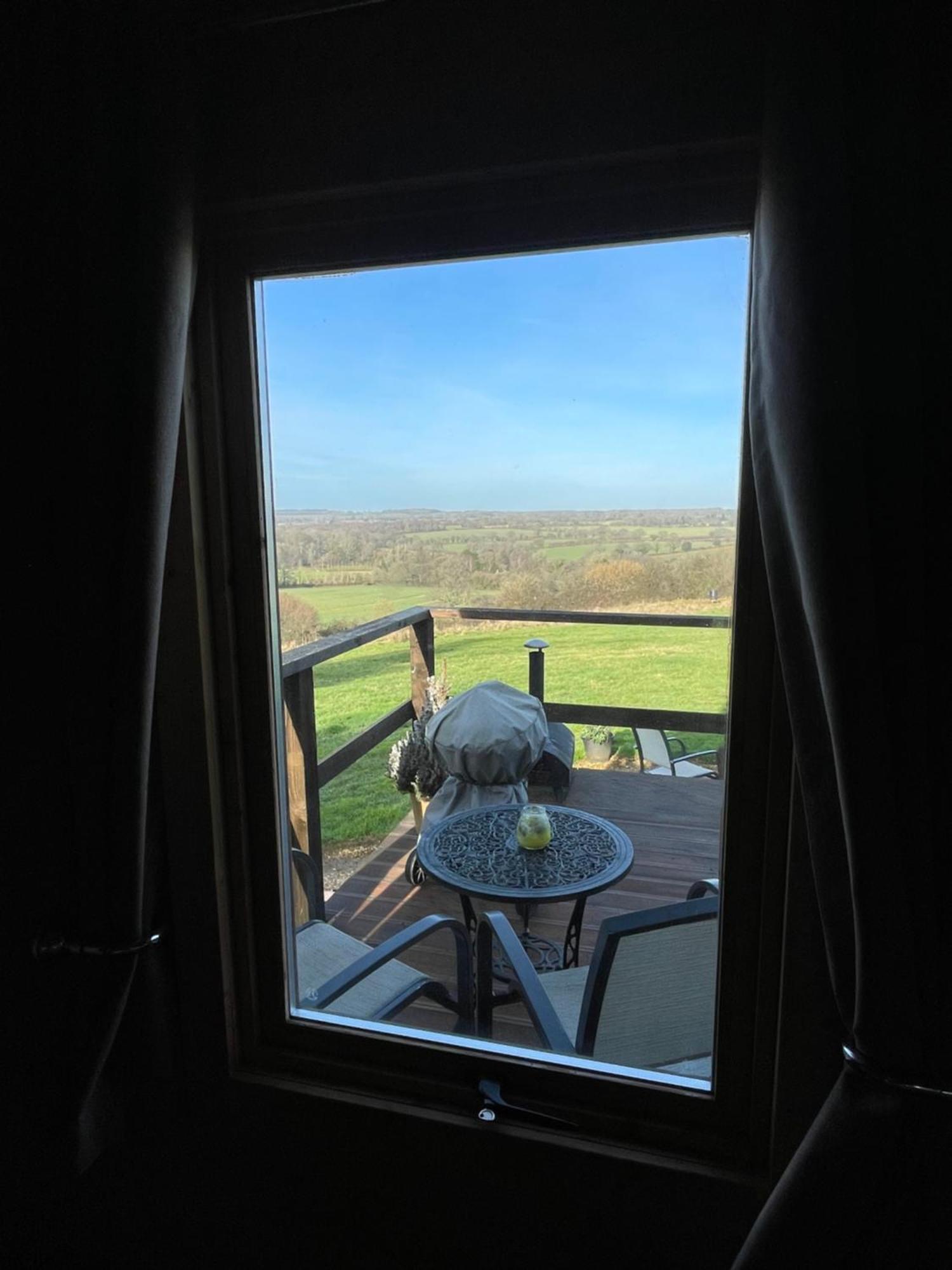 Cosy Cabin In Annie'S Meadow West Meon Bagian luar foto