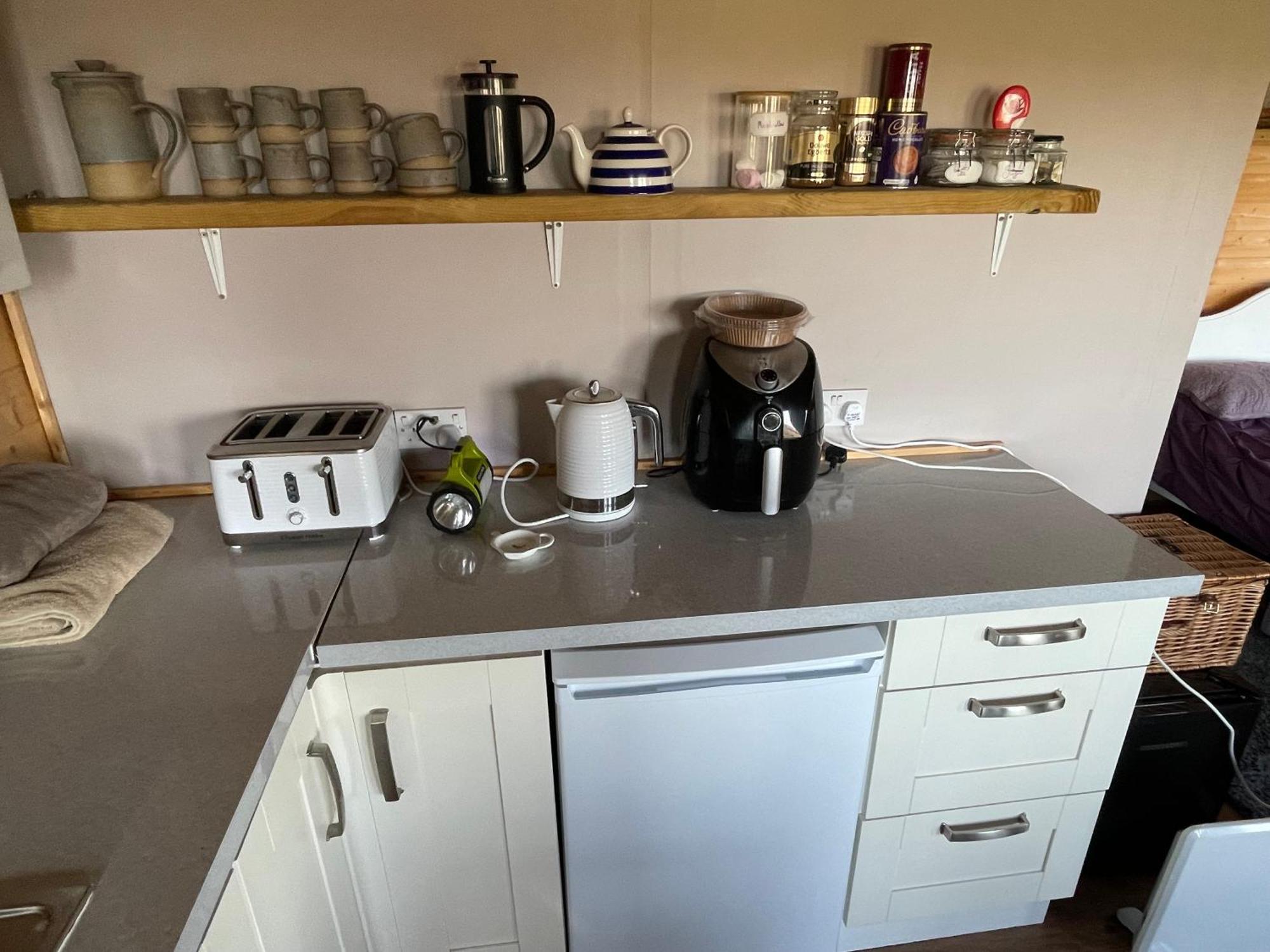Cosy Cabin In Annie'S Meadow West Meon Bagian luar foto