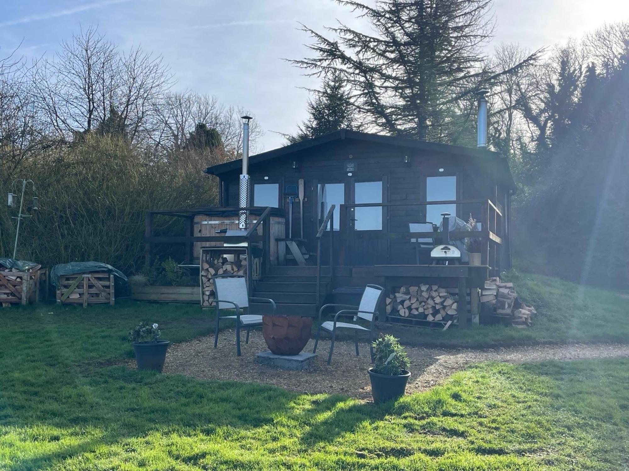 Cosy Cabin In Annie'S Meadow West Meon Bagian luar foto